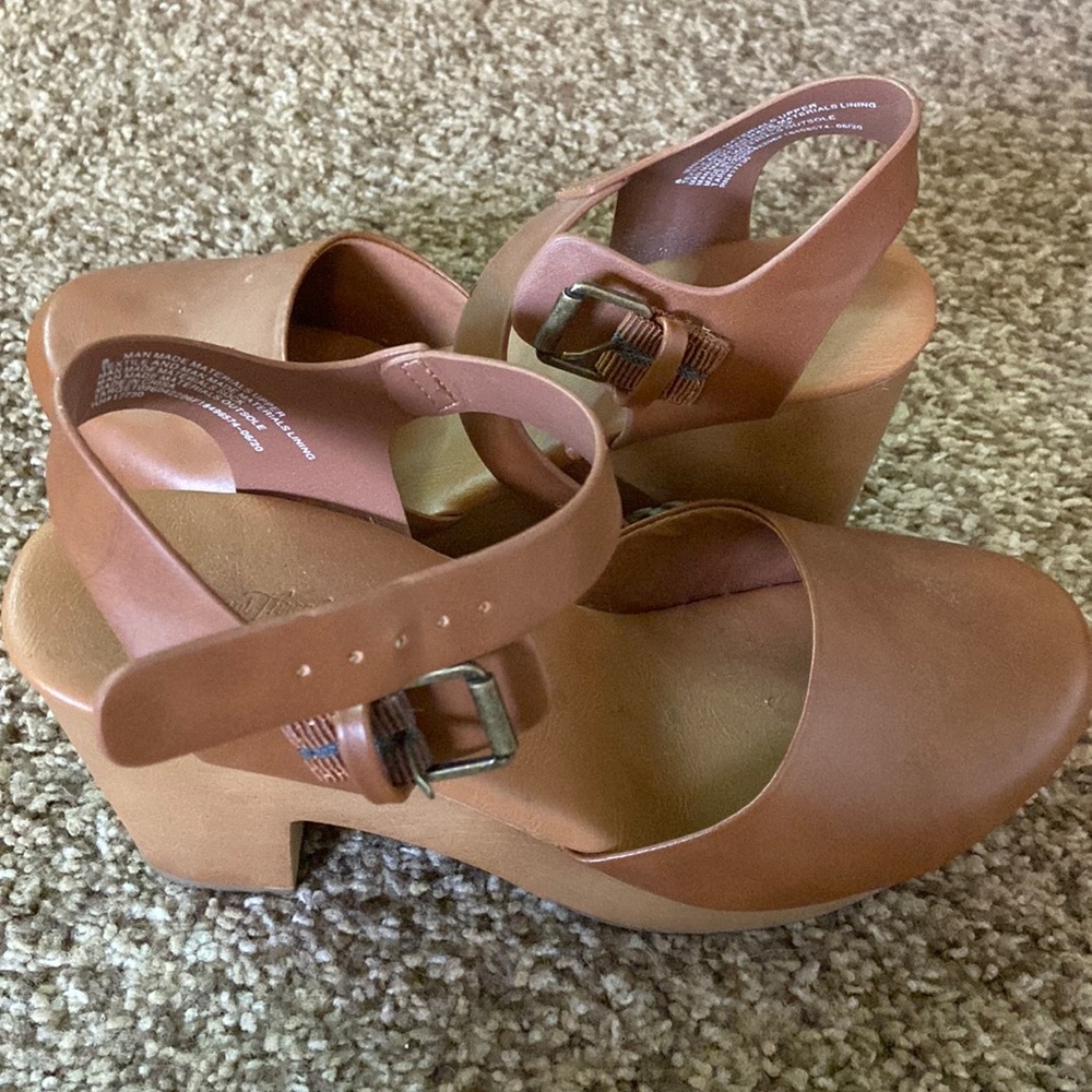 Clogs